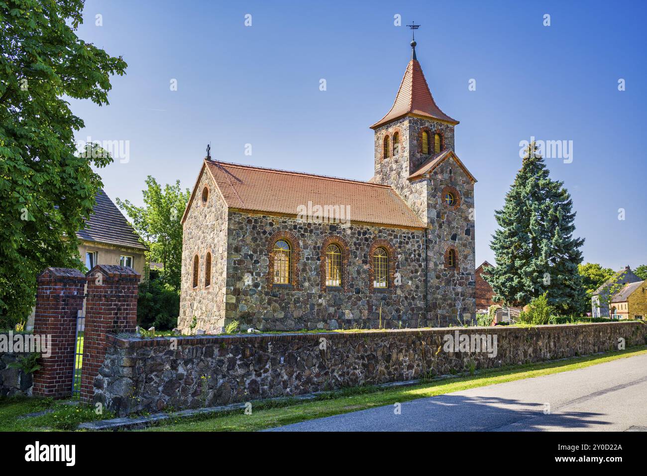 Schoenefeld Village Church, Niedergoersdorf, Teltow-Flaeming, Brandeburgo, Germania, Europa Foto Stock