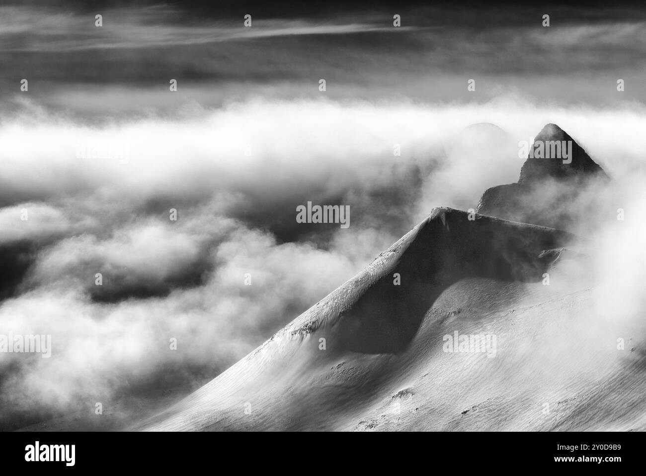 Vista del massiccio del Tjaektjatjohkka, dello Stuor Reaiddavaggi, del Kebnekaisefjaell, del Norrbotten, della Lapponia, Svezia, marzo 2013, Europa Foto Stock