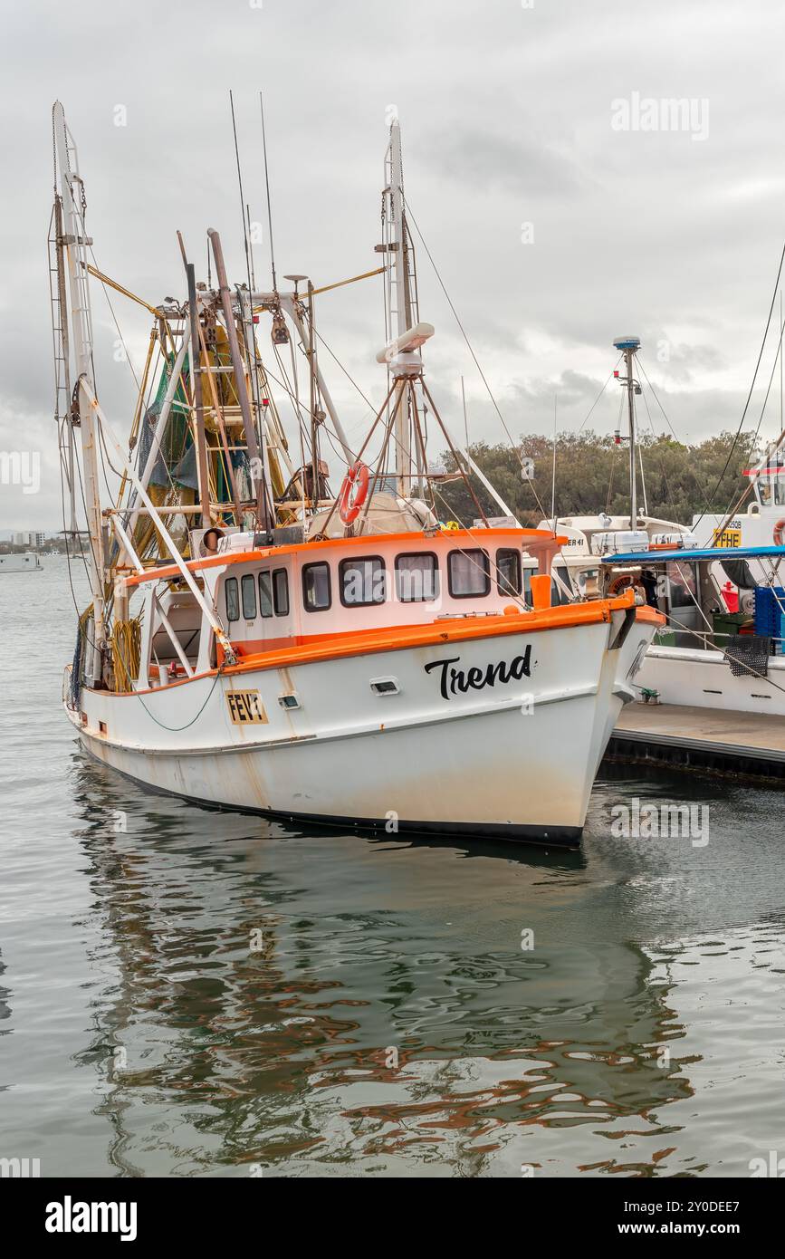 Southport, Gold Coast, Queensland, Australia, 14 agosto, 2024. pescherecci da traino di tendenza attraccati al molo di pesca della Gold Coast. Foto Stock