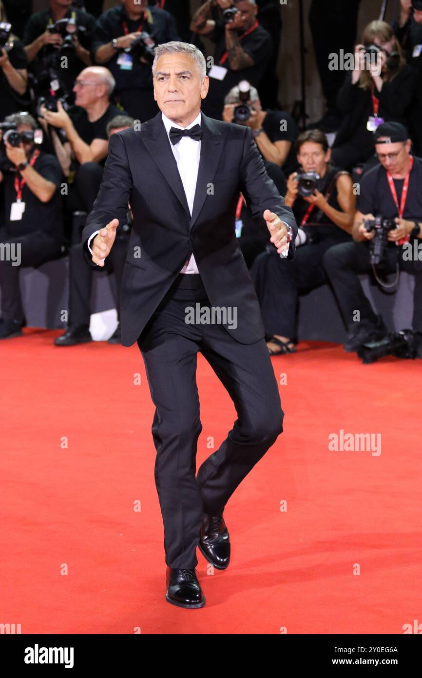 Italia, Lido di Venezia, 1 settembre 2024: George Clooney partecipa ad un Red carpet per "i lupi" durante la 81a Mostra Internazionale d'Arte cinematografica di Venezia il 1 settembre 2024 a Venezia. Foto © Ottavia da Re/sintesi/Alamy Live News Foto Stock