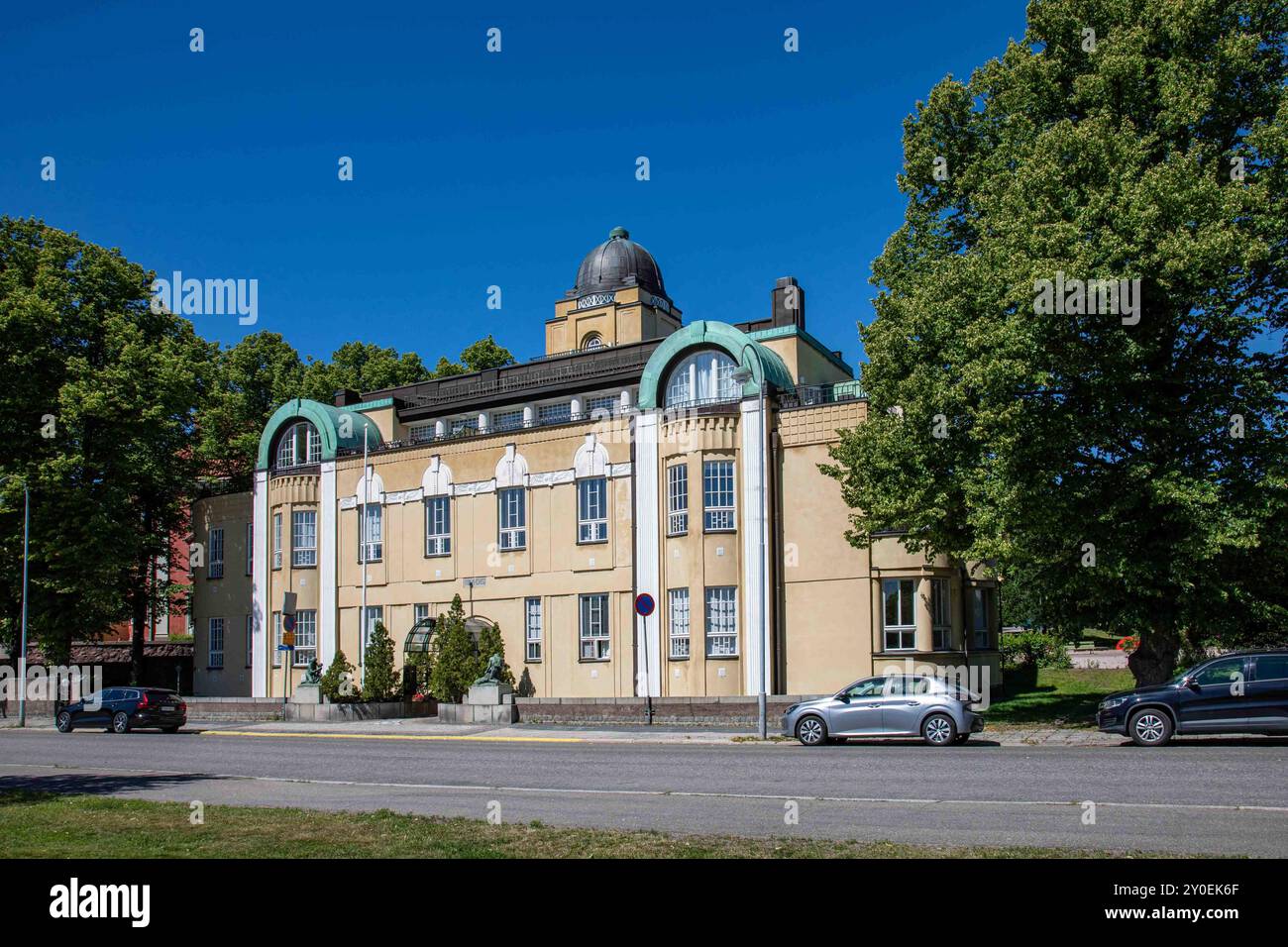 Villa Ensi in stile Art Nouveau, una casa di servizio per anziani, progettata da Selim A. Lindqvist e completata nel 1912, a Eira, Helsinki, Finlandia. Foto Stock