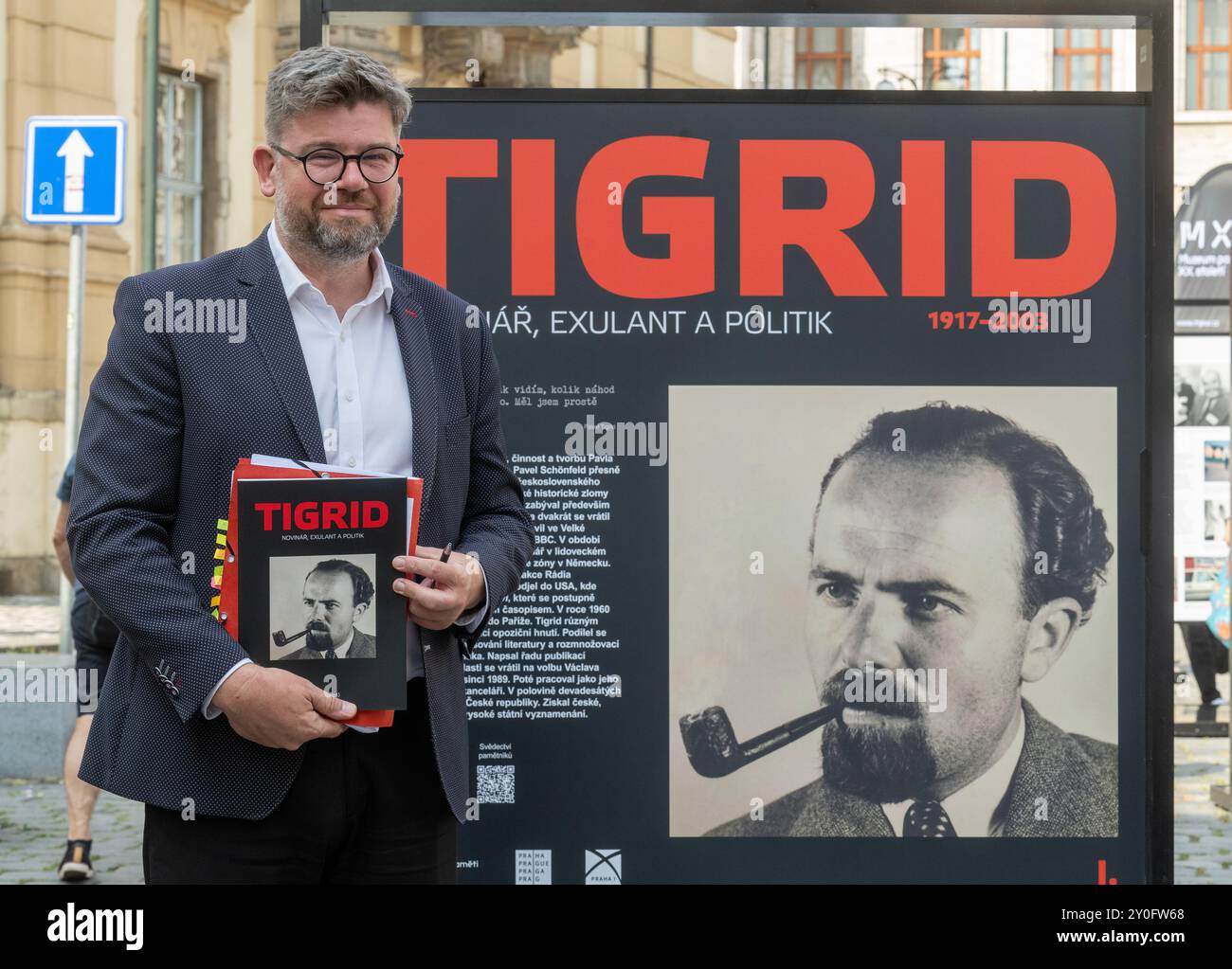 Praga, Repubblica Ceca. 2 settembre 2024. Jiri Pospisil, vicesindaco di Praga per la cultura e presidente dell'organizzazione TOP 09 di Praga partecipa all'apertura della mostra sulla vita, il lavoro e la creazione del giornalista e politico Pavel Tigrid a Praga, Repubblica Ceca, 2 settembre 2024. Crediti: Michaela Rihova/CTK Photo/Alamy Live News Foto Stock