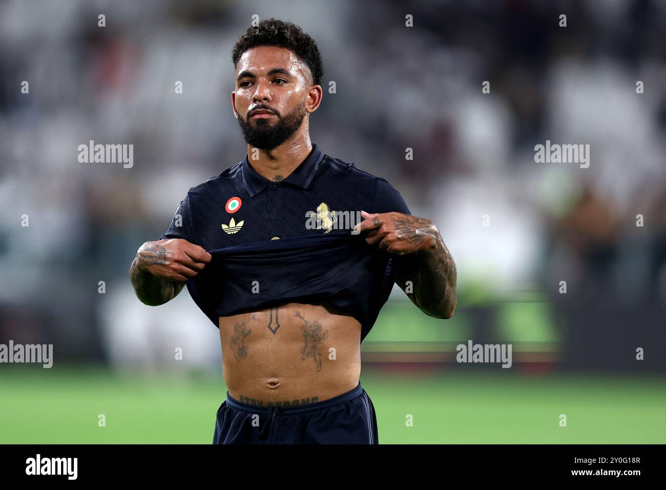 Torino, Italia. 1 settembre 2024. Douglas Luiz della Juventus FC guarda durante la partita di calcio di serie A tra la Juventus FC e la Roma allo stadio Allianz il 1° settembre 2024 a Torino. Crediti: Marco Canoniero/Alamy Live News Foto Stock