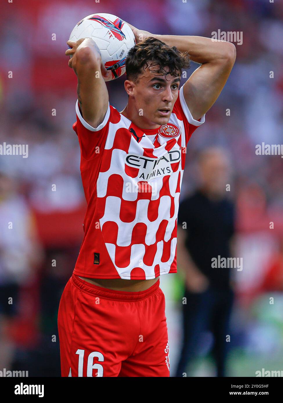 Siviglia, Spagna. 1 settembre 2024. Alejandro Frances del Girona FC Juanlu Sanchez del Sevilla FC durante la Liga EA Sports match tra Sevilla FC e Girona FC giocato al Ramon Sanchez Pizjuan Stadium il 1 settembre 2024 a Siviglia, Spagna. (Foto di Antonio Pozo/PRESSINPHOTO) credito: PRESSINPHOTO SPORTS AGENCY/Alamy Live News Foto Stock