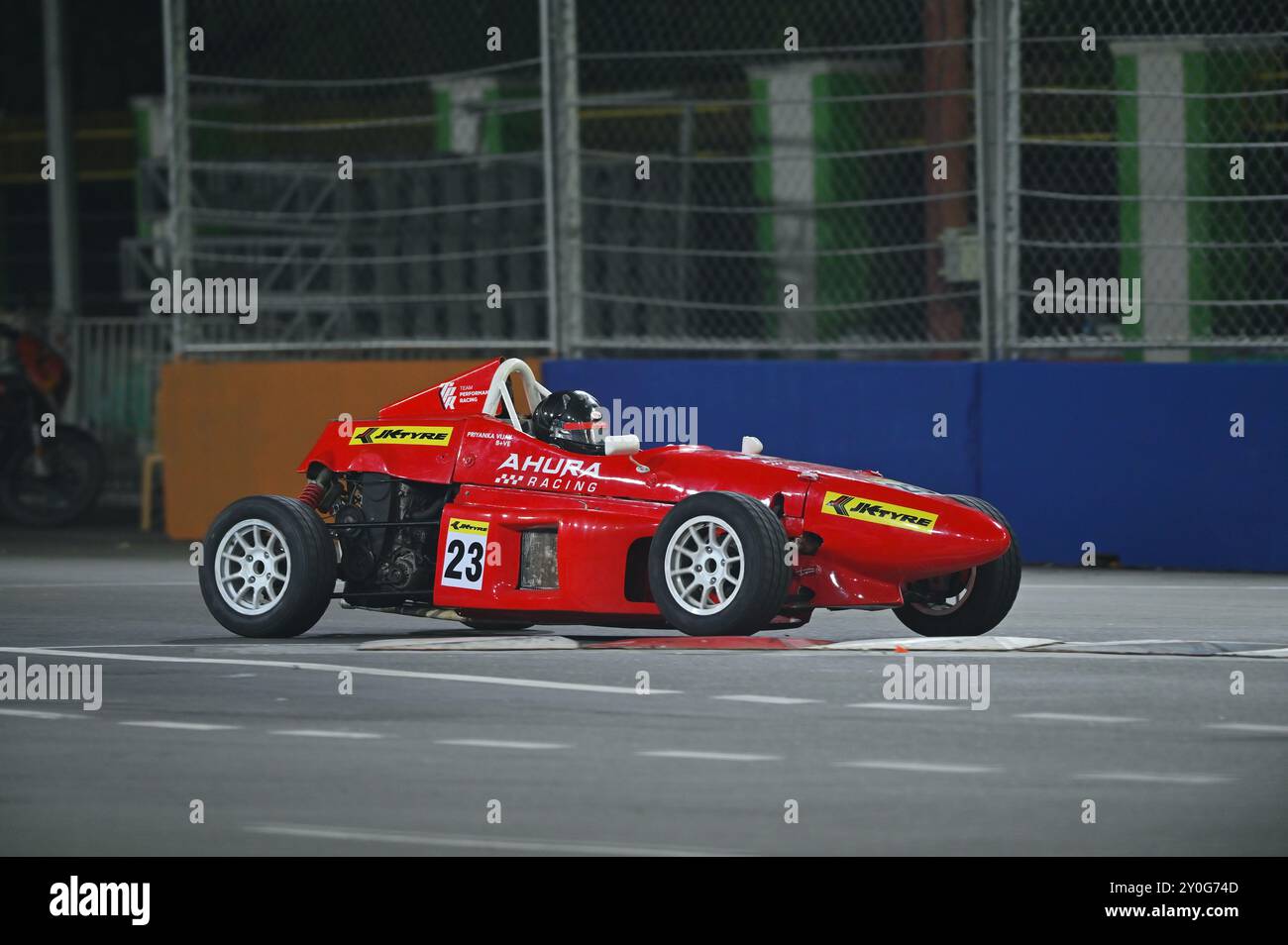 Chennai, INDIA. 1 settembre, agosto 2024. Priyanka Vijay dell'Ahura Racing Team Racing verso il podio in gara 2 del secondo round della JK Tyre FLB 4 Race a Chennai, INDIA. Crediti: Ranjith Kumar/Alamy Live News. Foto Stock