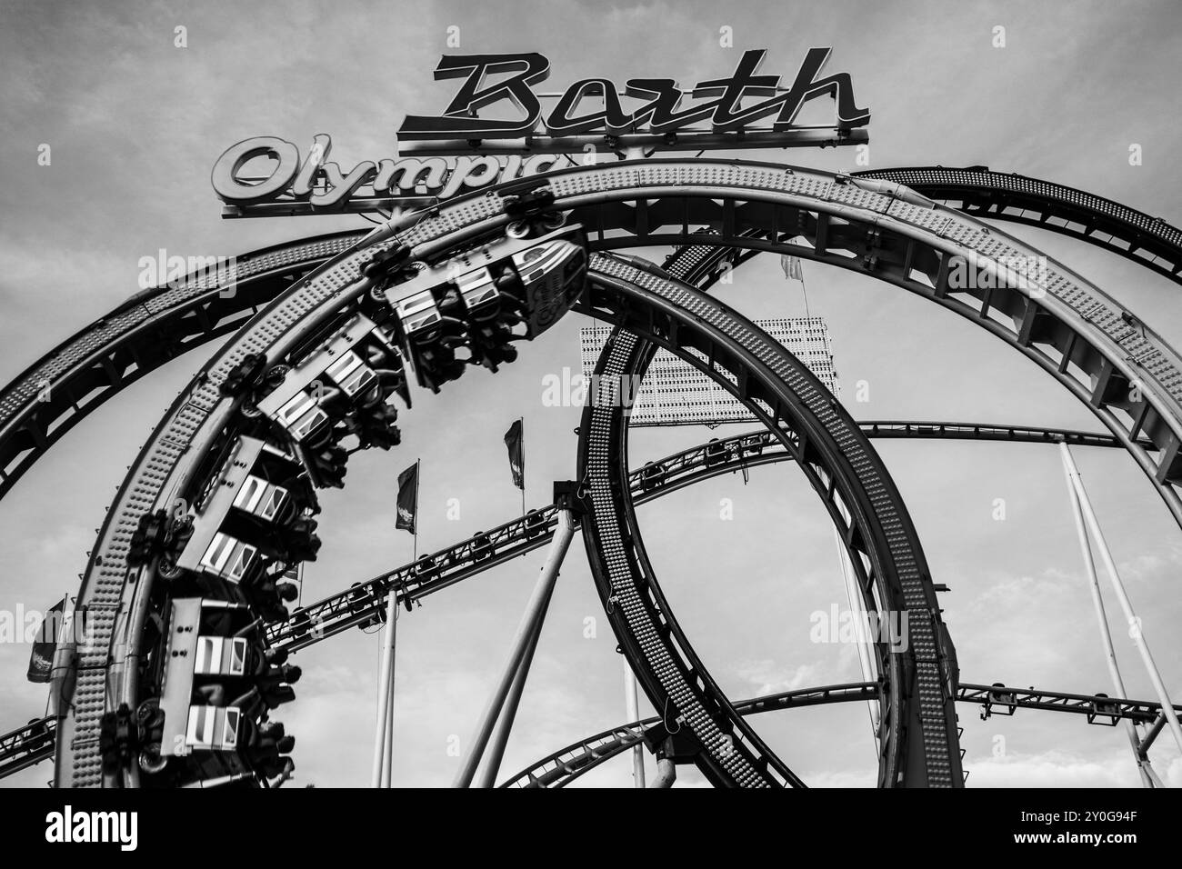 Vienna, Austria - 5 agosto 2024: Montagne russe nello storico parco divertimenti Prater di Vienna Foto Stock