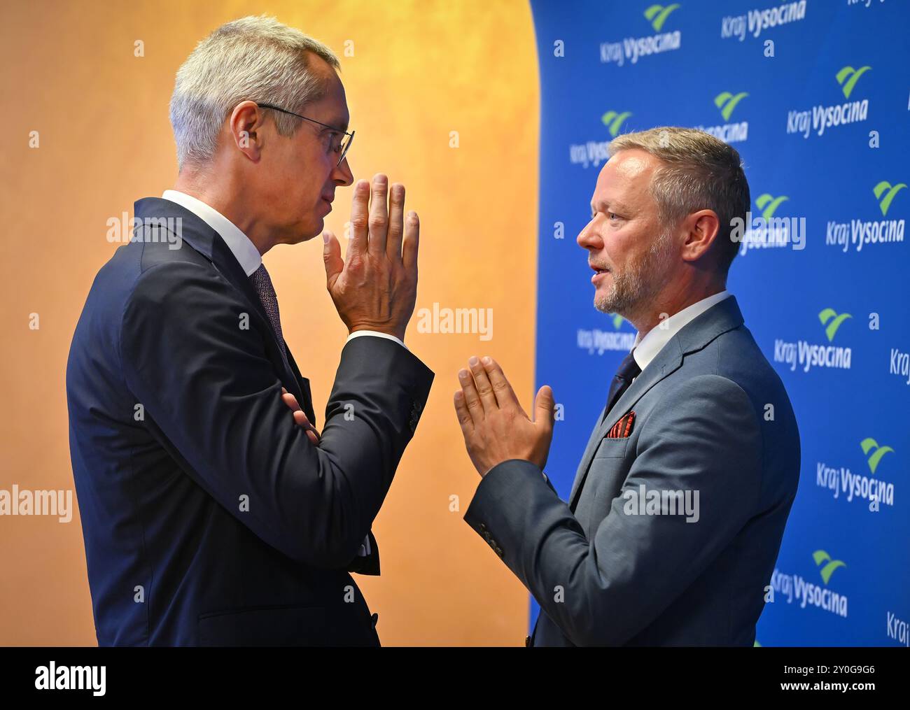 Valec, Repubblica Ceca. 2 settembre 2024. L-R Direttore della Divisione nuova energia, centrale elettrica Dukovany II, Tomas Pleskac, e Governatore della regione Vysocina Vitezslav Schrek hanno parlato durante la conferenza "completamento di due unità della centrale nucleare di Dukovany - sviluppo della regione dopo la selezione del contraente edile", a Valec, Repubblica Ceca, il 2 settembre 2024. Crediti: Lubos Pavlicek/CTK Photo/Alamy Live News Foto Stock