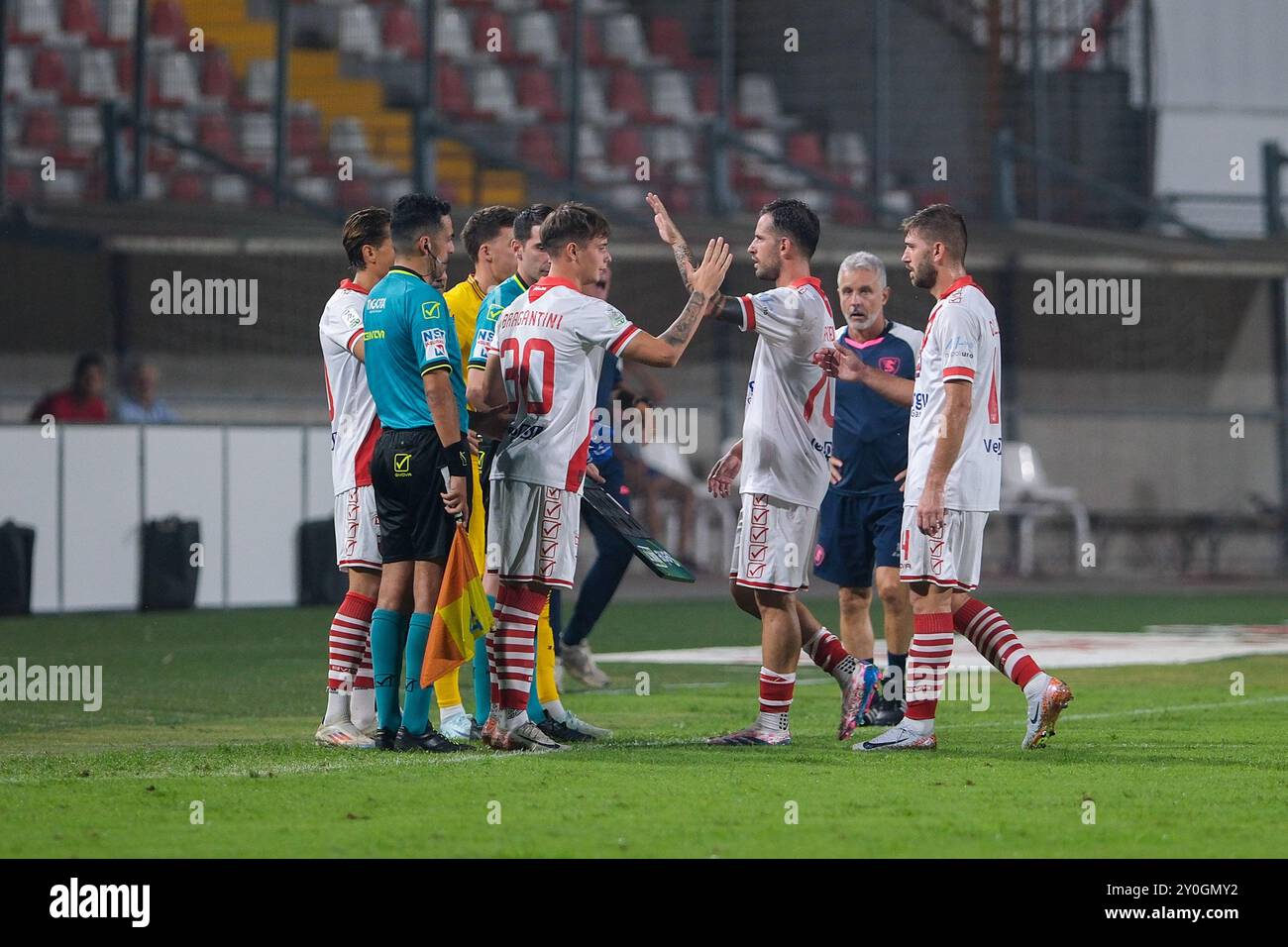 Mantova, Italia. 1 settembre 2024. Davide Bragantini di Mantova 1911 durante la partita di campionato italiano di calcio di serie B tra il Mantova calcio 1911 e la US Salernitana 1919 allo Stadio Danilo Martelli il 1 settembre 2024, Mantova, Italia. Crediti: Roberto Tommasini/Alamy Live News Foto Stock