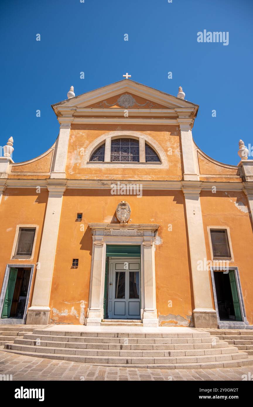 Ajaccio, Francia - 8 agosto 2024: Esterno della cattedrale di Santa Maria Assunta ad Ajaccio, Corsica. Foto Stock