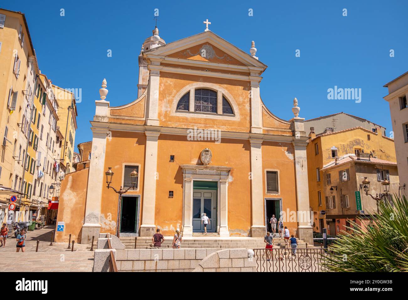 Ajaccio, Francia - 8 agosto 2024: Esterno della cattedrale di Santa Maria Assunta ad Ajaccio, Corsica. Foto Stock