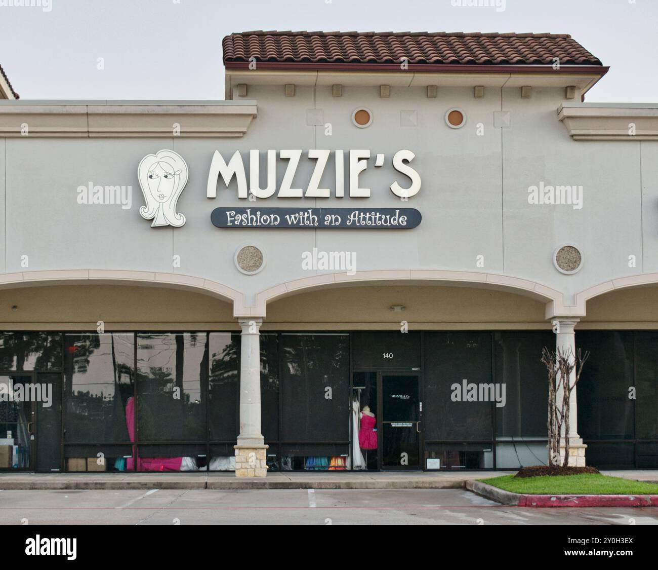 Houston, Texas Stati Uniti d'America 06-16-2024: Moda esterna del negozio Muzzies. Foto Stock