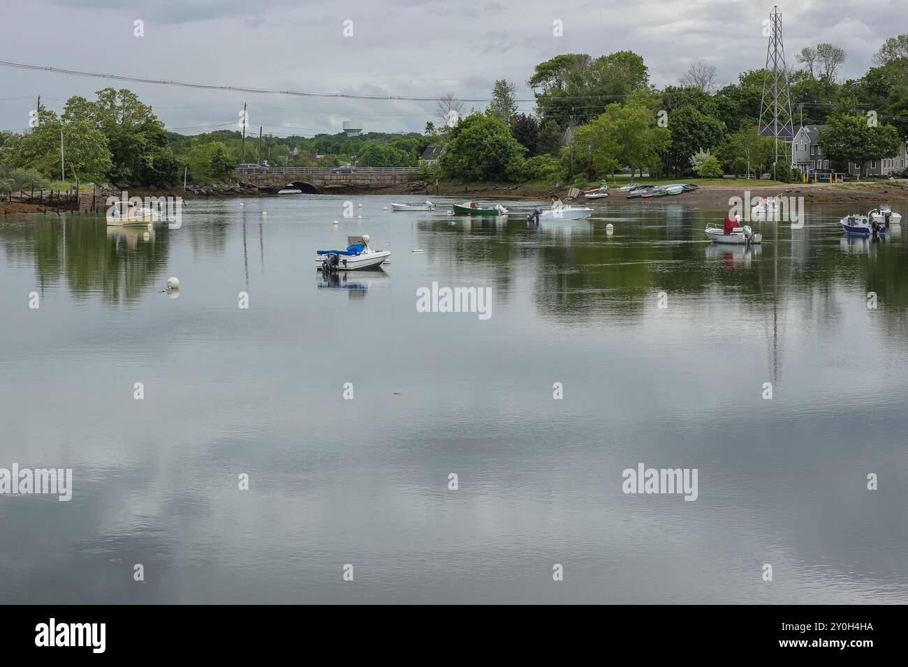 Le zone umide circondano la città di Portsmouth, New Hampshire. Situato nella zona sud-orientale del New Hampshire, la pesca è molto popolare, sia per la pesca commerciale che sportiva. Il ponte di pietra Foto Stock