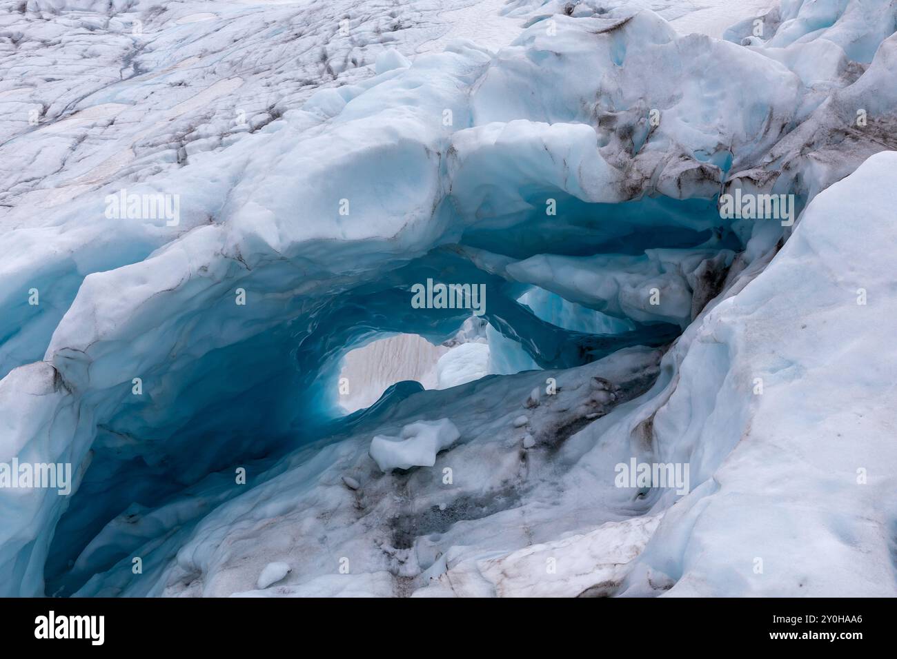 Grotta di ghiaccio blu nel ghiacciaio Skaftafell, parte del Parco Nazionale Vatnajokull, Islanda. Foto Stock