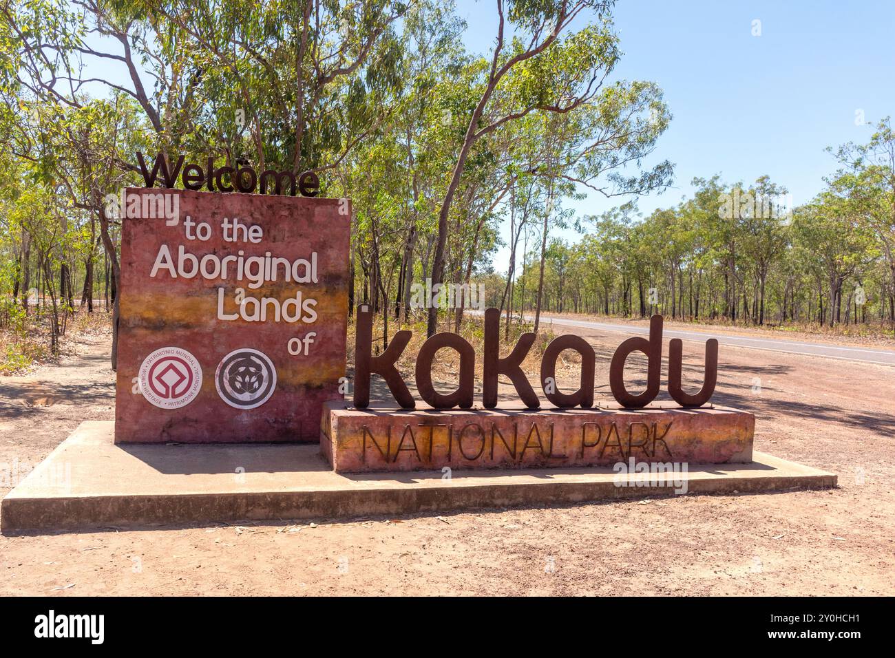 Cartello d'ingresso, parco nazionale di Kakadu, autostrada Kakadu, Jabiru, territorio settentrionale, Australia Foto Stock