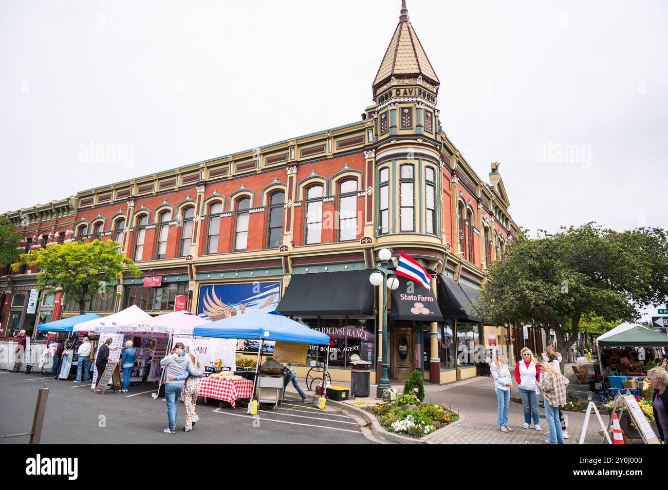 Un mercato agricolo del sabato mattina sulla strada principale di Ellensburg, Washington, USA. Foto Stock