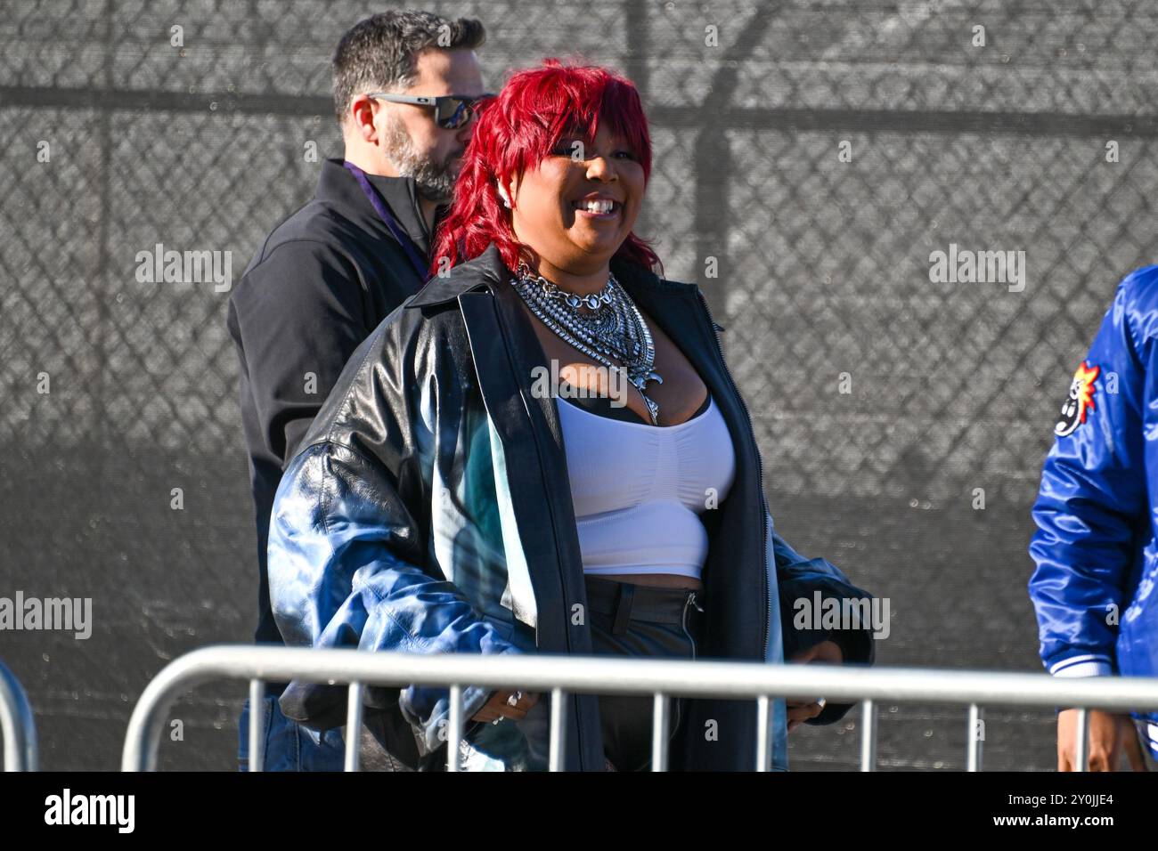 Il rapper americano Lizzo arriva prima del Super Bowl LVIII, domenica 11 febbraio 2024, a Las Vegas. (Dylan Stewart/immagine dello sport) Foto Stock