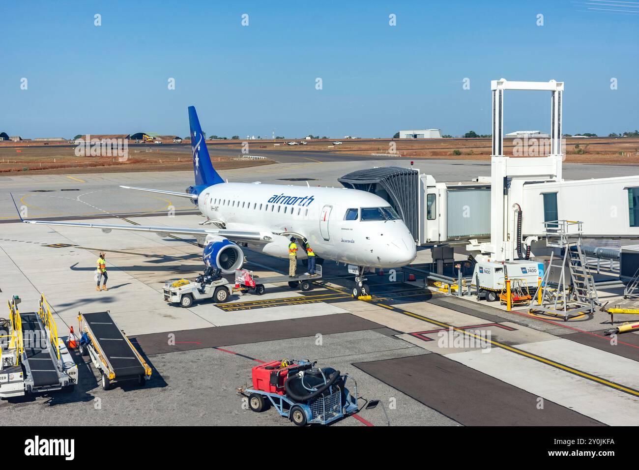 Airnorth Embraer ERJ-170 presso l'aeroporto internazionale di Darwin, Henry Wrigley Drive, Eaton, città di Darwin, Northern Territory, Australia Foto Stock