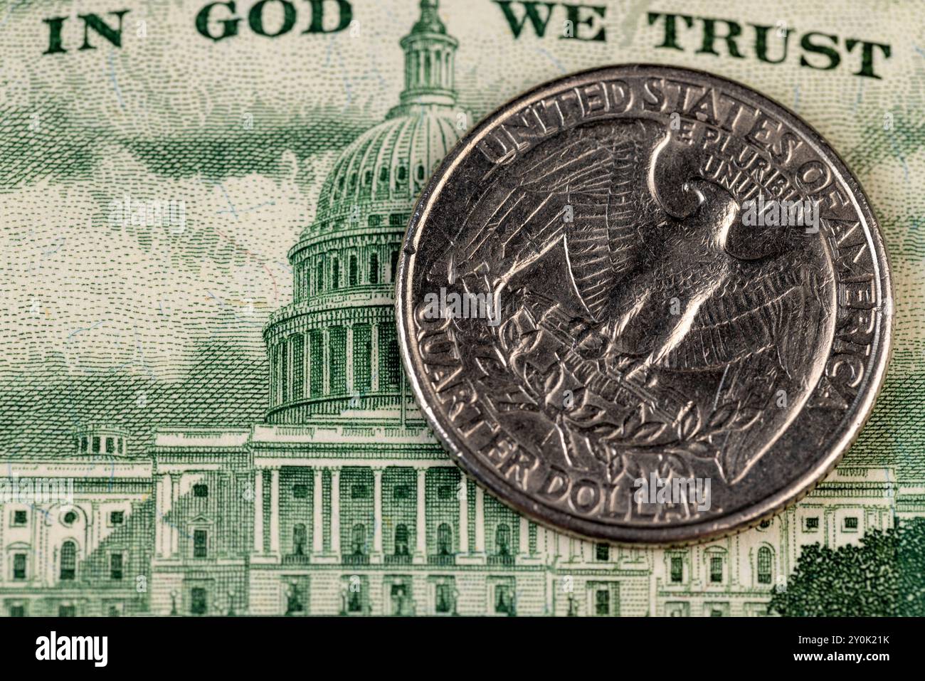 Vecchie monete americane da un quarto di dollaro, primo piano delle vecchie monete da venticinque centesimi Foto Stock