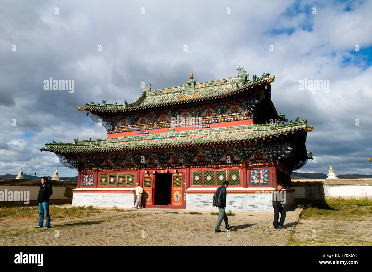 Il monastero di Erdene zuu Khiid fu il primo monastero buddista in Mongolia. Fu costruito nel 1586 da Abrtai Khaan, ma fu terminato 300 anni dopo Foto Stock