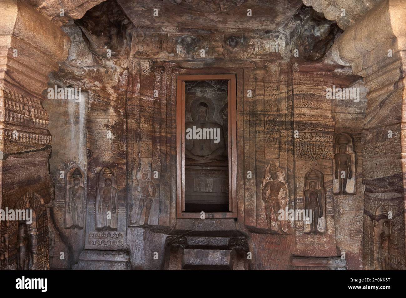 Badami Cave 4, tempio del Giainismo Tirthankaras, Karnataka, India. Foto Stock