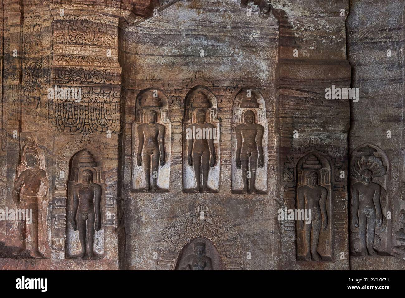 Badami Cave 4, tempio del Giainismo Tirthankaras, Karnataka, India. Foto Stock