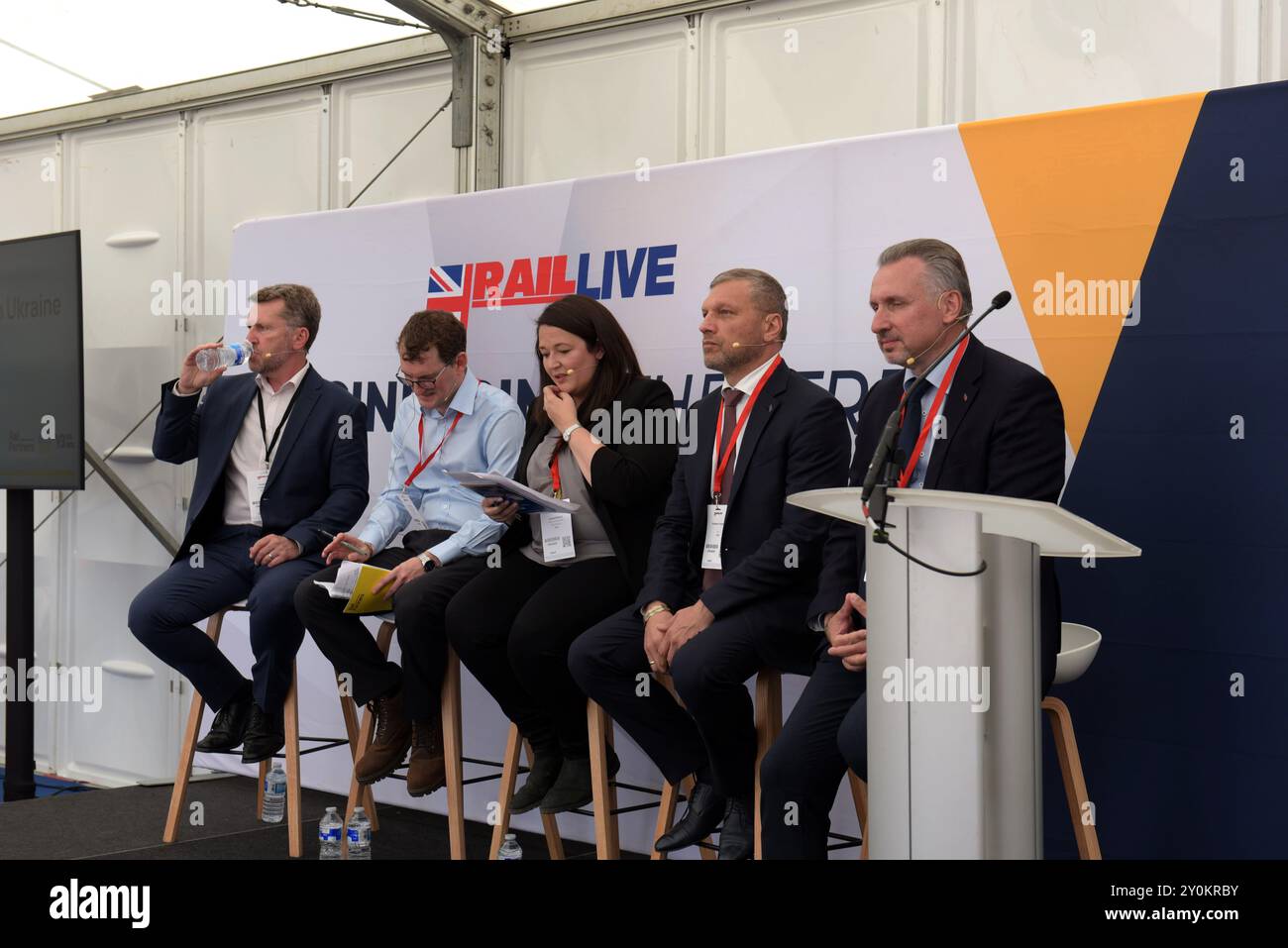 Rail Partners, aiuti dell'industria ferroviaria all'Ucraina che si rivolgono ai membri senior del Consiglio delle ferrovie ucraine al Rail Live, fiera ferroviaria, giugno 2024 Foto Stock