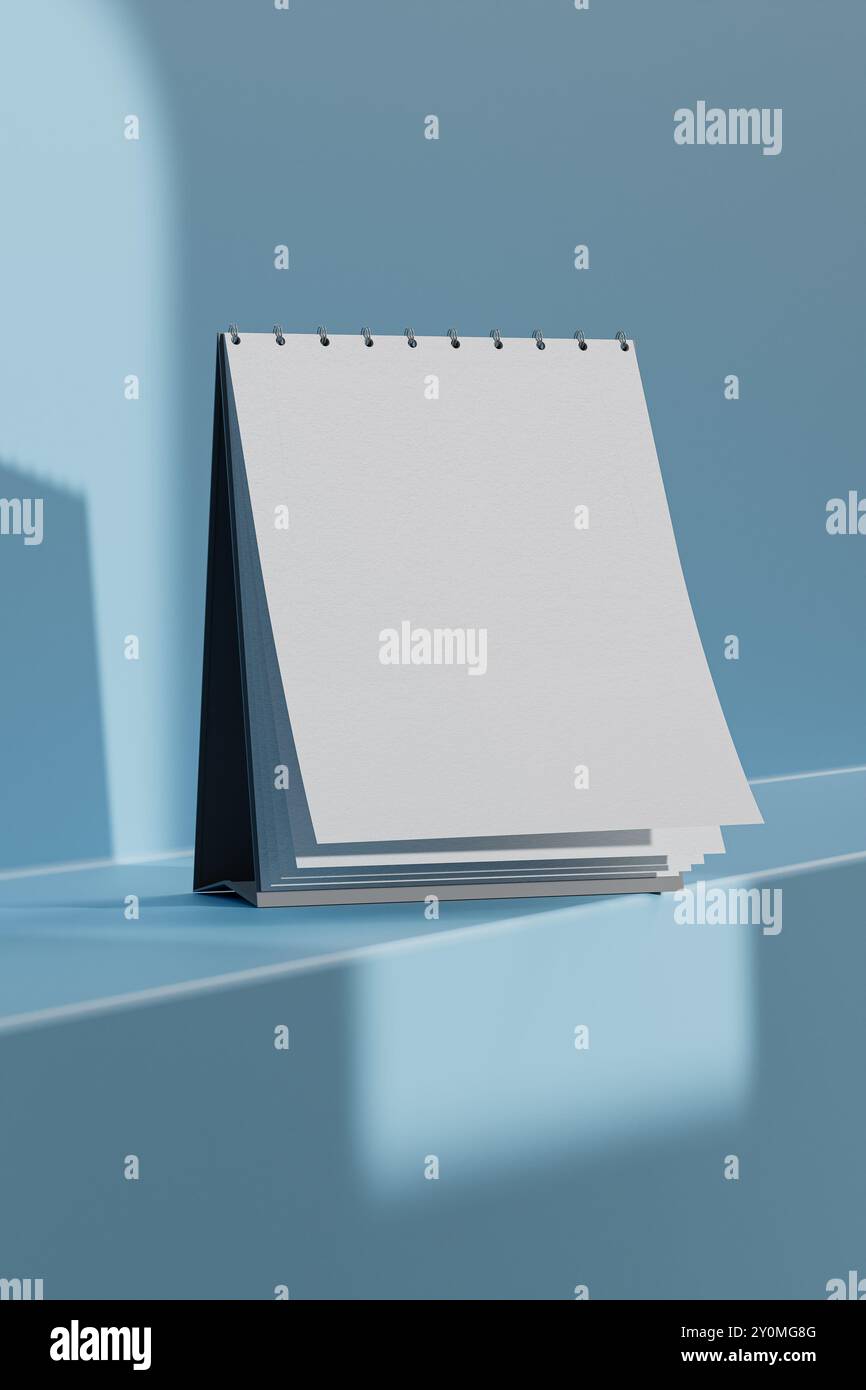 Un calendario in piedi su un tavolo Foto Stock