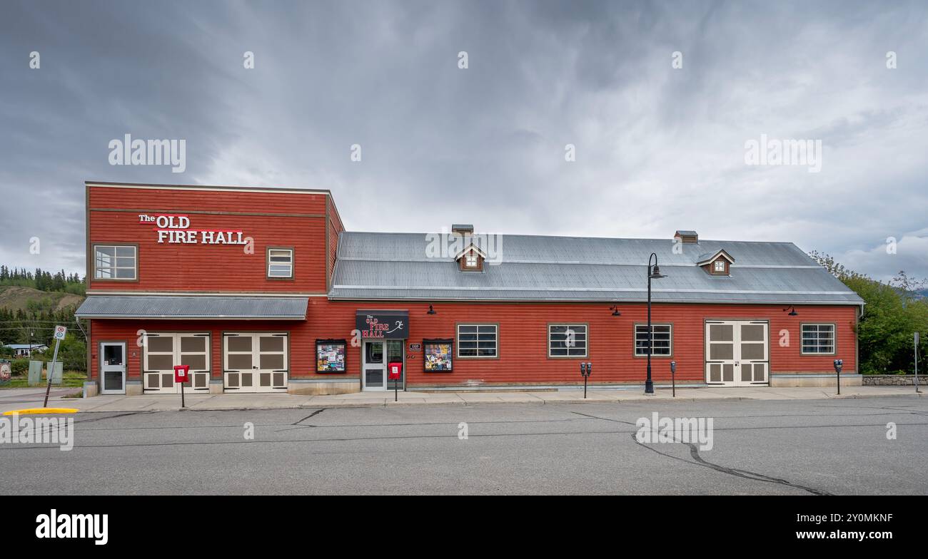 Whitehorse, Yukon, Canada – 25 agosto 2024: Esterno della Old Fire Hall, attualmente utilizzato per una varietà di eventi pubblici e privati Foto Stock