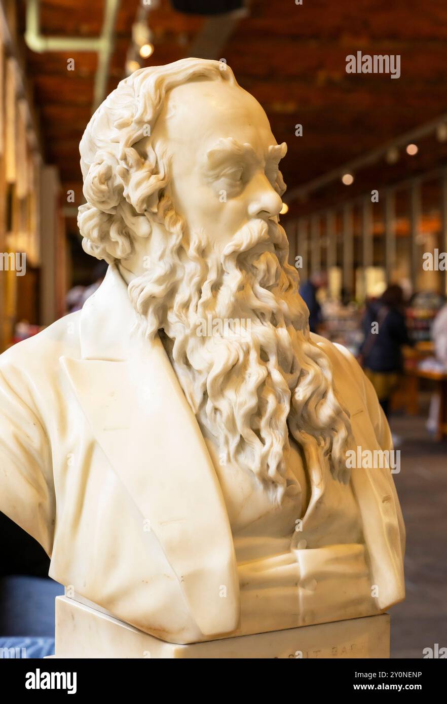 Busto di marmo di Sir Titus Salt alla Galleria 1853 presso Salts Mill Saltaire Village di Saltaire Bradford West Yorkshire Inghilterra Regno Unito Europa Foto Stock