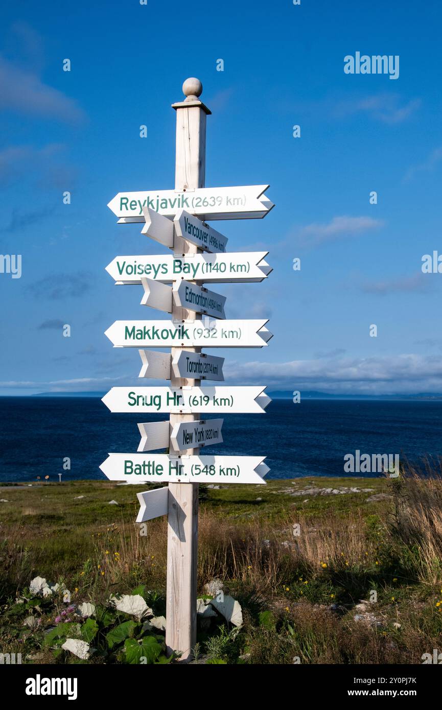 Indicazioni stradali per varie città dal faro di Green Point a Port de grave, Terranova e Labrador, Canada Foto Stock