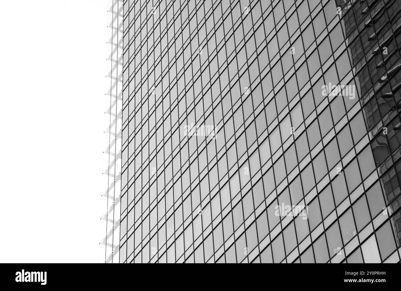Dettagli in bianco e nero con un moderno edificio di uffici. Fotografia astratta Foto Stock