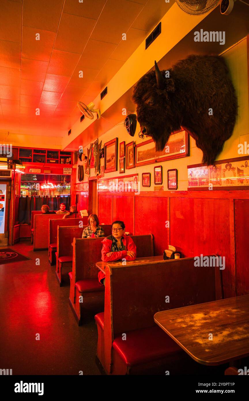 Il bar o taverna locale Rainbow Cafe a Pendleton O negli Stati Uniti. Il bar opera nella stessa posizione dagli anni '1870 Foto Stock