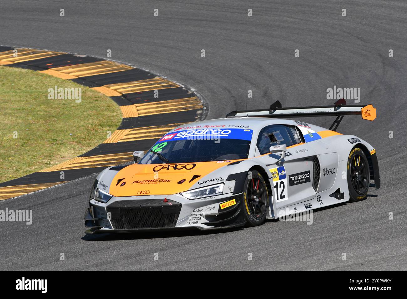 Scarperia, Italia - 13 luglio 2024: AUDI R8 LMS del team Tresor Audi Sport Italia guidata da Mazzola Rocco e Delli Guanti Pietro in azione durante ACI CS Foto Stock