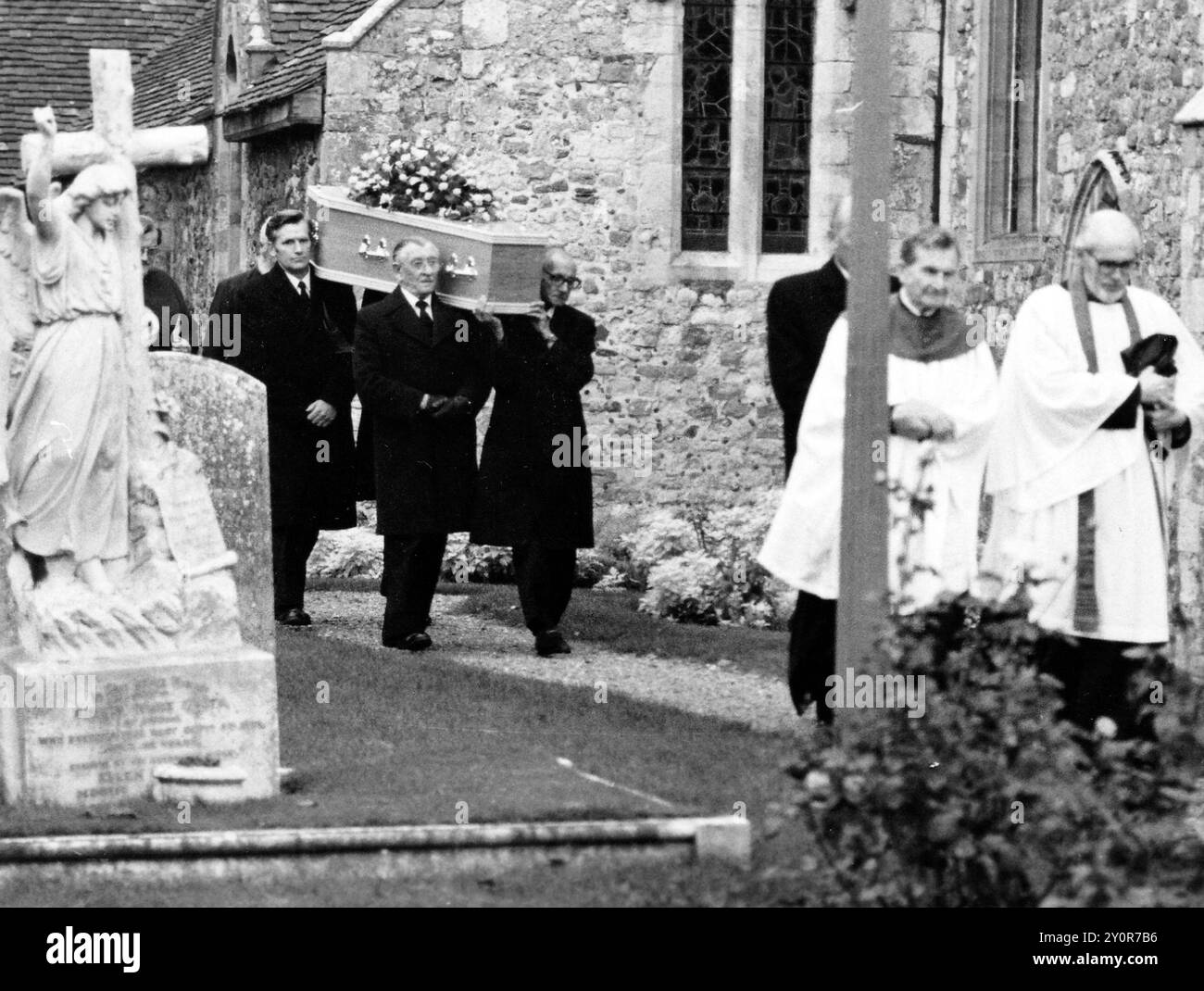 FUNERALE DEL DIRETTORE ESECUTIVO DELL'IBM ASSASSINATO MICHAEL ROBERTSON A HAVANT, HANTS, 1985 PIC MIKE WALKER, 1985 PIC MIKE WALKER, 1985 Foto Stock