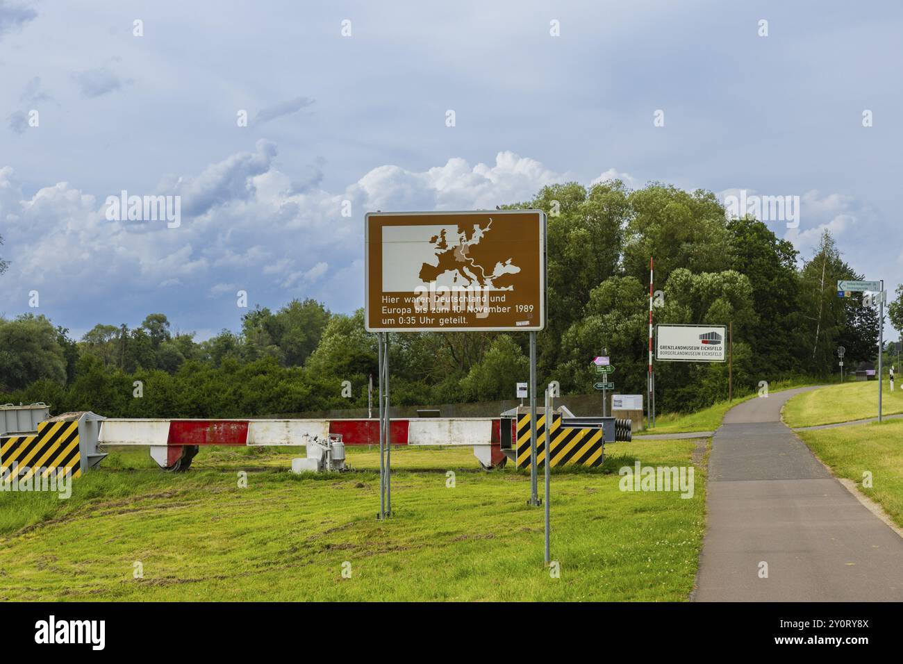 L'Eichsfeld Borderland Museum è un museo storico vicino a Teistungen, con un centro educativo adiacente e un percorso escursionistico circolare lungo il confine Foto Stock