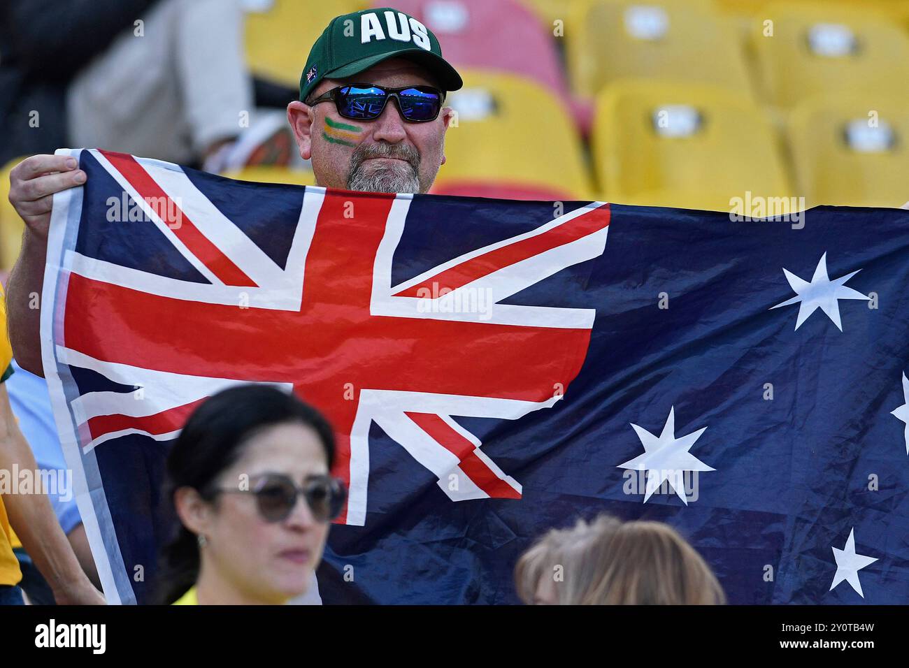 Bogotà, Colombia. 3 settembre 2024. La tifosa australiana mostra la bandiera del suo paese, durante la partita del gruppo A della Coppa del mondo femminile FIFA U-20 Colombia 2024 tra Messico e Australia, all'El Campin Stadium, a Bogotà il 3 settembre 2024. Foto: Julian Medina/DiaEsportivo/Alamy Live News crediti: DiaEsportivo/Alamy Live News Foto Stock