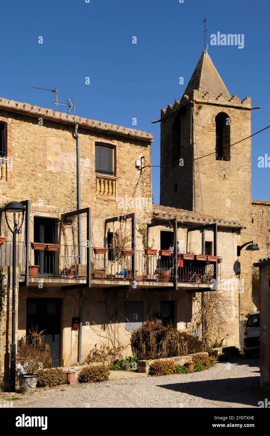 Villaggio di Sant Esteve de Guialbes, Pla de l'Estany, provincia di Girona, Catalogna, Spagna Foto Stock