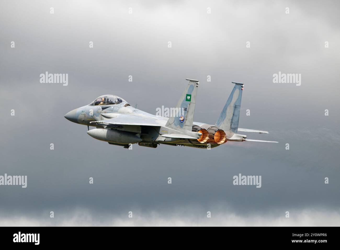 Boeing F-15SA Strike Eagle 641 caccia di superiorità aerea del 6 Squadron la Royal Saudi Air Force, parte dalla RAF Fairford dopo la RIAT Foto Stock