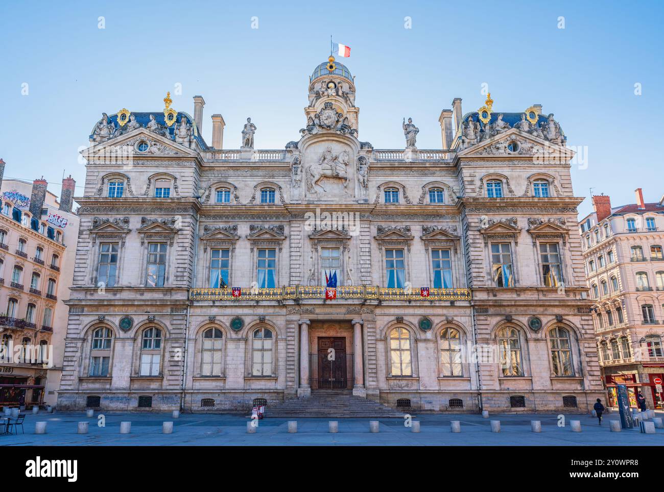 Lione, Francia. 12 giugno 2024. Facciata dell'edificio del Municipio in stile barocco situato in Place des Terreaux Foto Stock