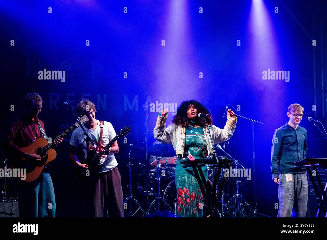 UGLY, CONCERTO, 2024: La band UGLY ha dato il via alle nuove band Rising Stage. Terzo giorno del Green Man Festival 2024 al Glanusk Park, Brecon, Galles, il 17 agosto 2024. Foto: Rob Watkins. INFO: La rivoluzionaria band a sei elementi di Cambridge UGLY sono Samuel, Harrison, Jasmine, Harry, Tom e Theo. Foto Stock