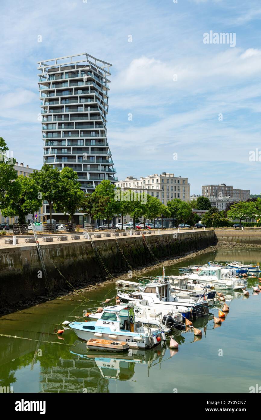 L'alta Tower è una torre residenziale unica, con una forma contorta, le Havre, Normandia, Francia Foto Stock