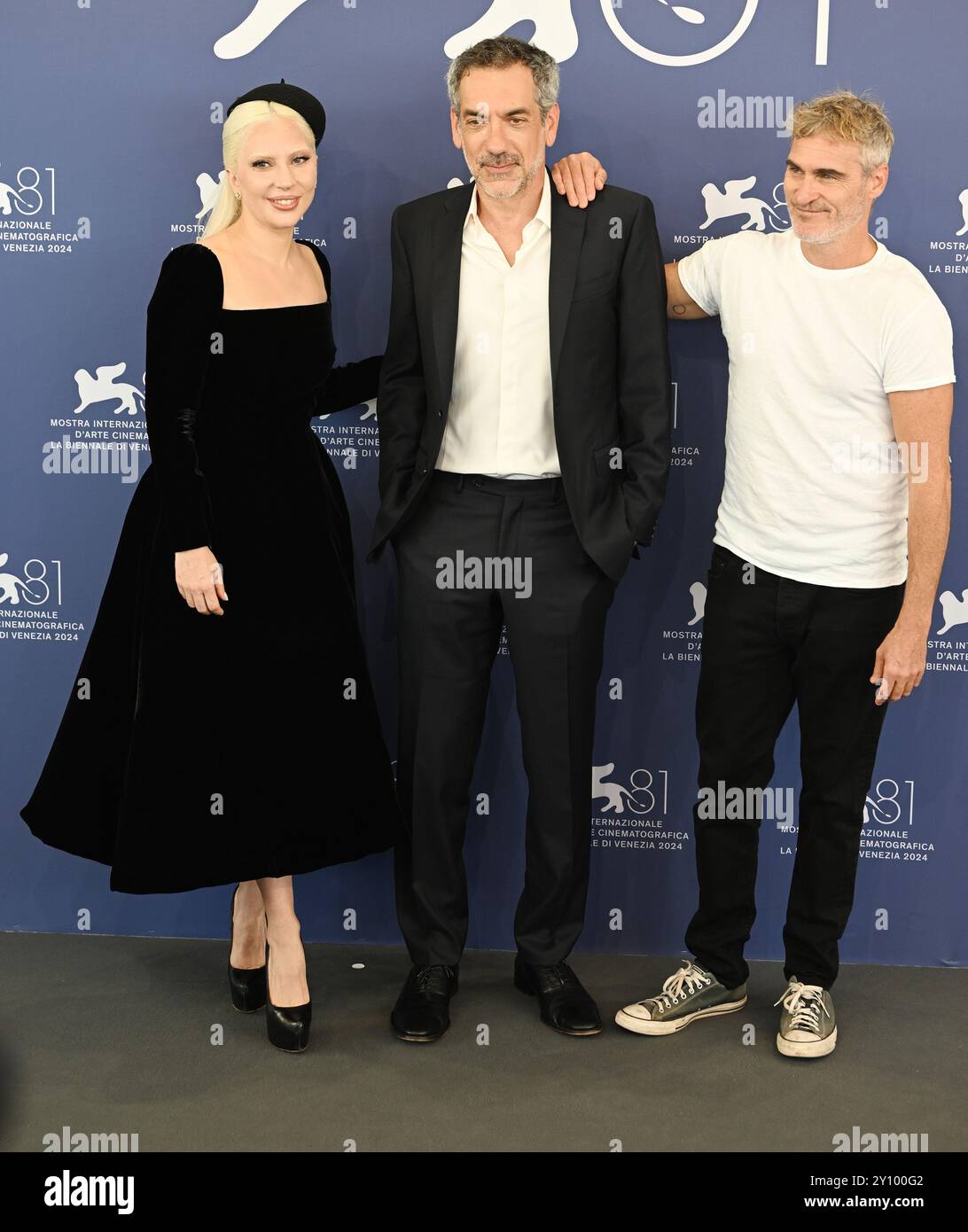 Venezia, Italia. 4 settembre 2024. Venezia, Italia mercoledì 4 settembre 2024. L'attrice/cantante americana Lady Gaga, il regista Todd Phillips e l'attore Joaquin Phoenix partecipano alla chiamata fotografica per Joker: Folie A Deux alla 81a Mostra cinematografica di Venezia, in Italia, mercoledì 4 settembre 2024. Foto di Rune Hellestad/ credito: UPI/Alamy Live News Foto Stock