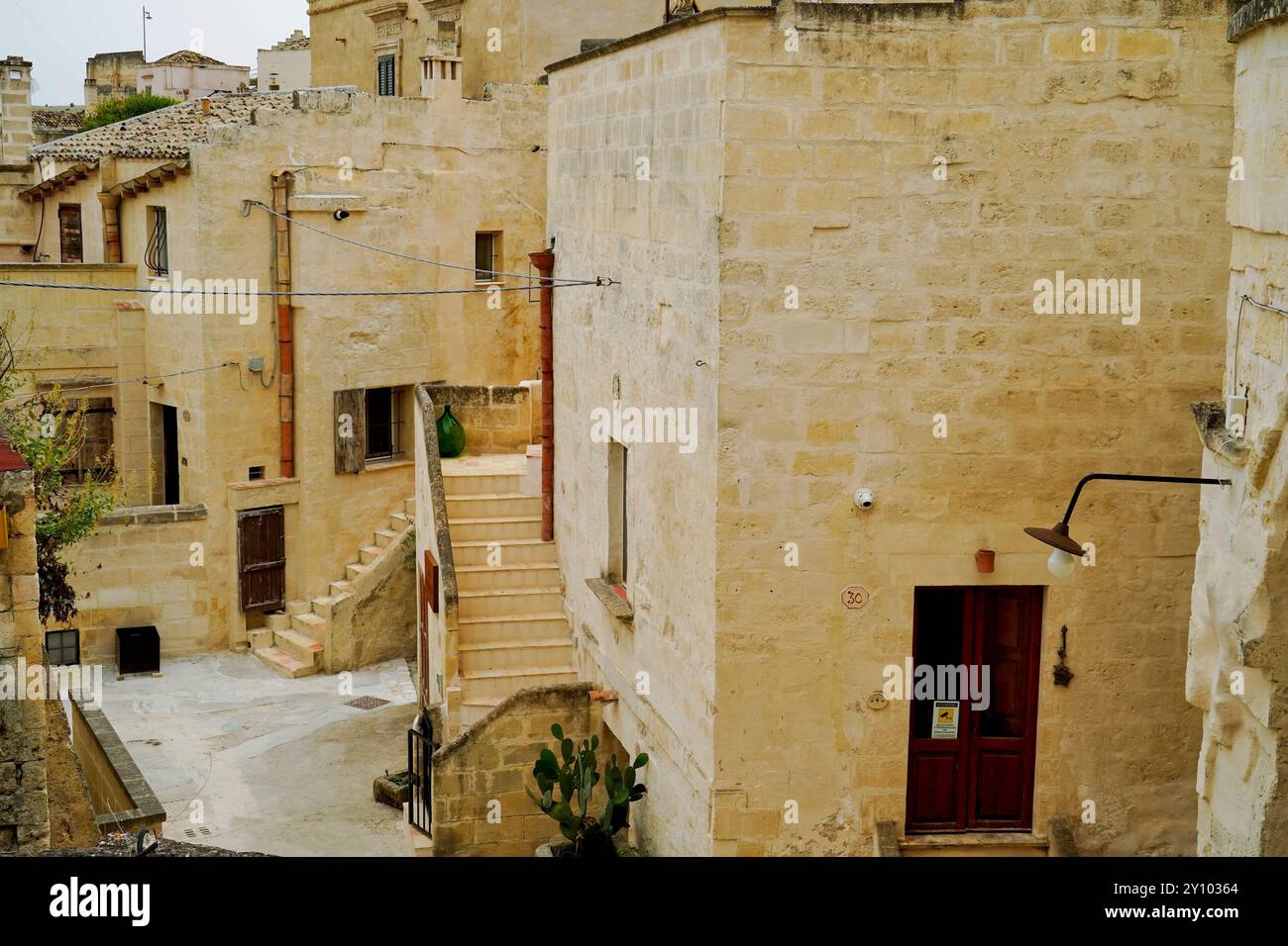 Vicoli e monumenti della città di Matera, Basilicata, Italia Foto Stock