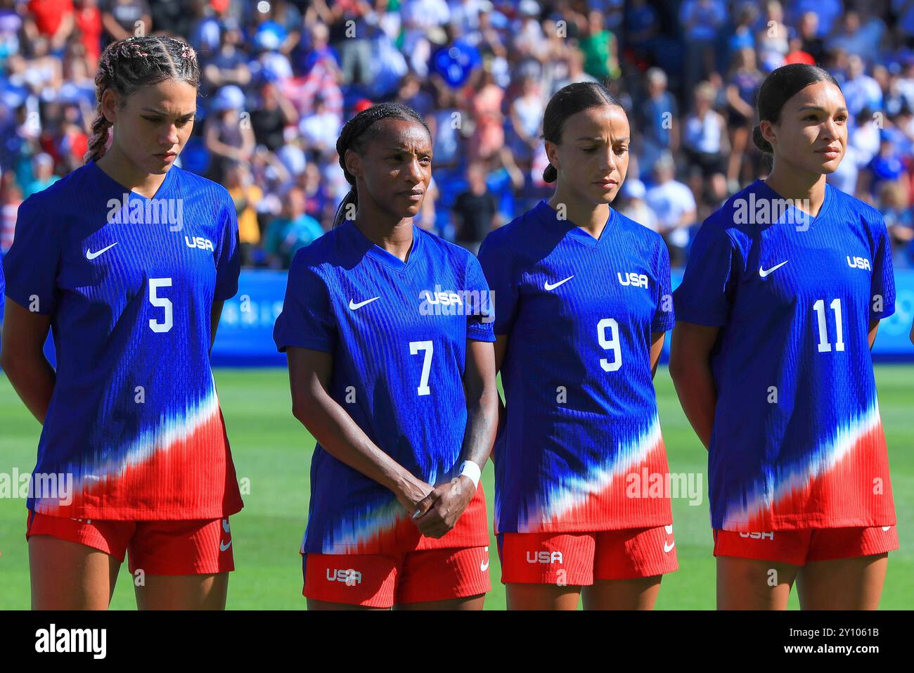 PARIGI, FRANCIA - 10 AGOSTO: Trinity Rodman, Crystal Dunn, Mallory Swanson e Sophia Smith durante le Olimpiadi di Parigi 2024 Women's Gold Medal Final mat Foto Stock