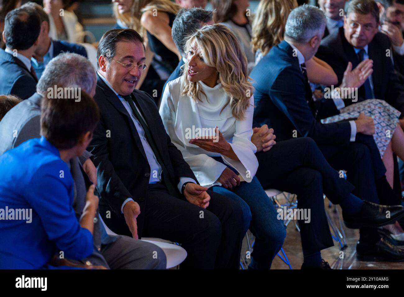 Madrid, Spagna. 4 settembre 2024. Yolanda Diaz (R), ministro spagnolo del lavoro e dell'economia sociale e vicepresidente del governo spagnolo, anche fondatore del partito politico Sumar, ha visto parlare con Jose Manuel Albares (L), ministro spagnolo degli affari esteri, durante un atto istituzionale all'Istituto Cervantes. Credito: SOPA Images Limited/Alamy Live News Foto Stock