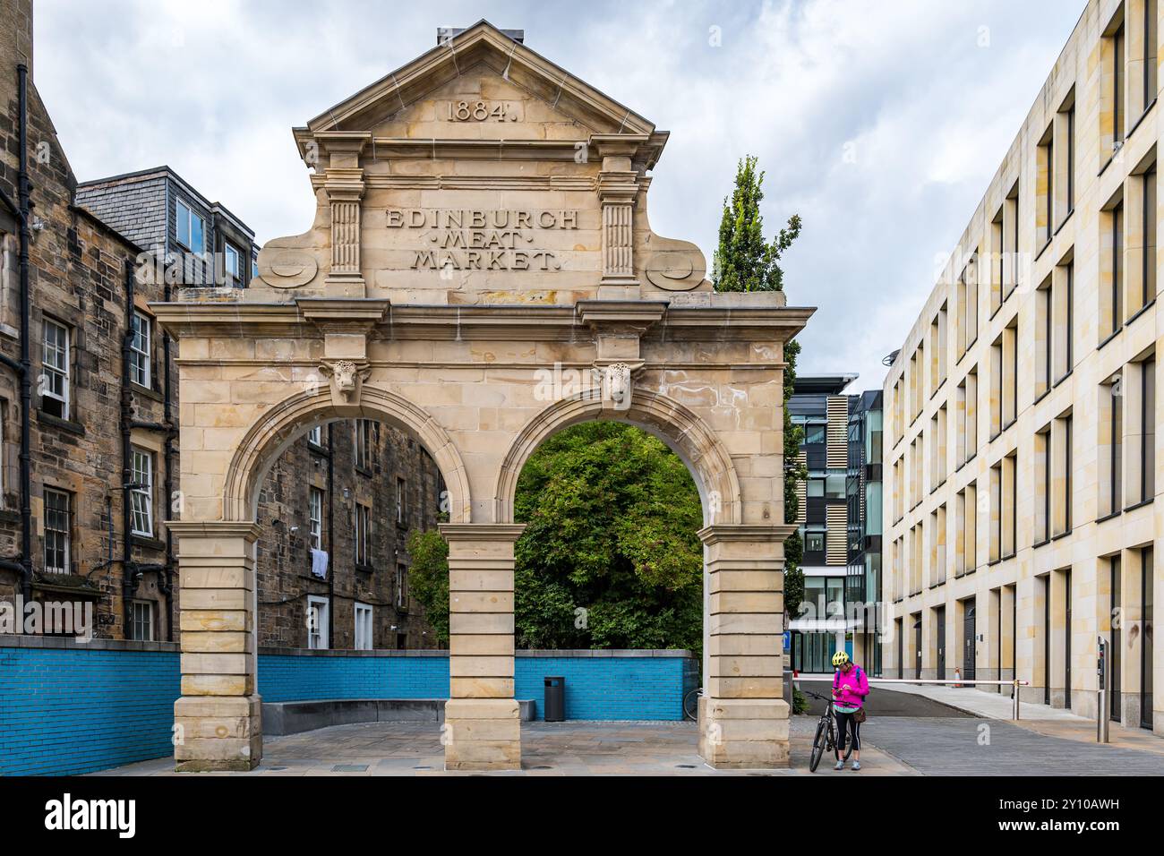 Resti della vecchia facciata ad arco del mercato della carne di Edimburgo, Fountainbridge, Edimburgo, Scozia, Regno Unito Foto Stock