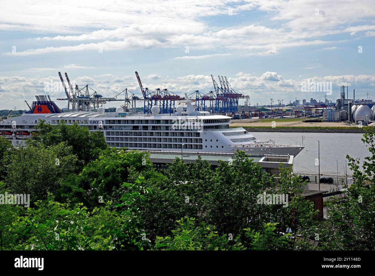 Europa, Germania, città anseatica di Amburgo, Elba, porto, nave passeggeri Europa 2 al molo, terminal Altona Foto Stock