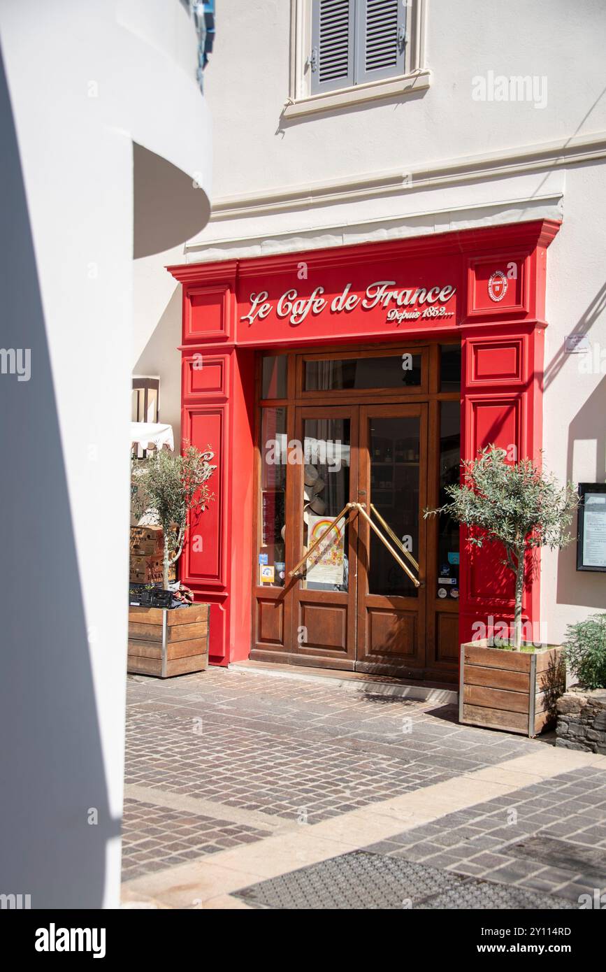Vista del caffè - le Cafe de France - a Sainte-Maxime, Provence-Alpes-Cote d'Azur, Francia Foto Stock