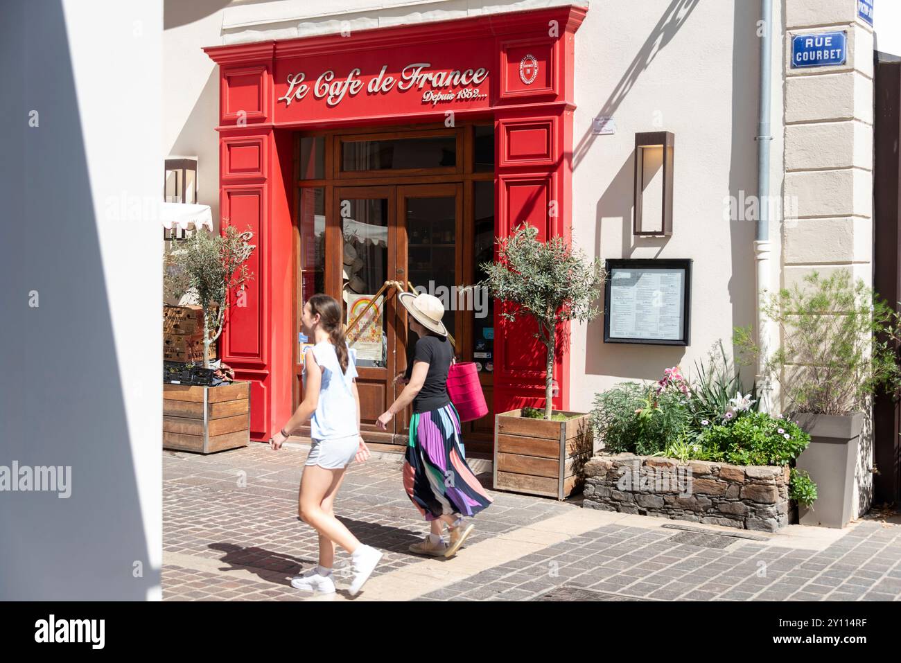 Vista del caffè - le Cafe de France - a Sainte-Maxime, Provence-Alpes-Cote d'Azur, Francia Foto Stock