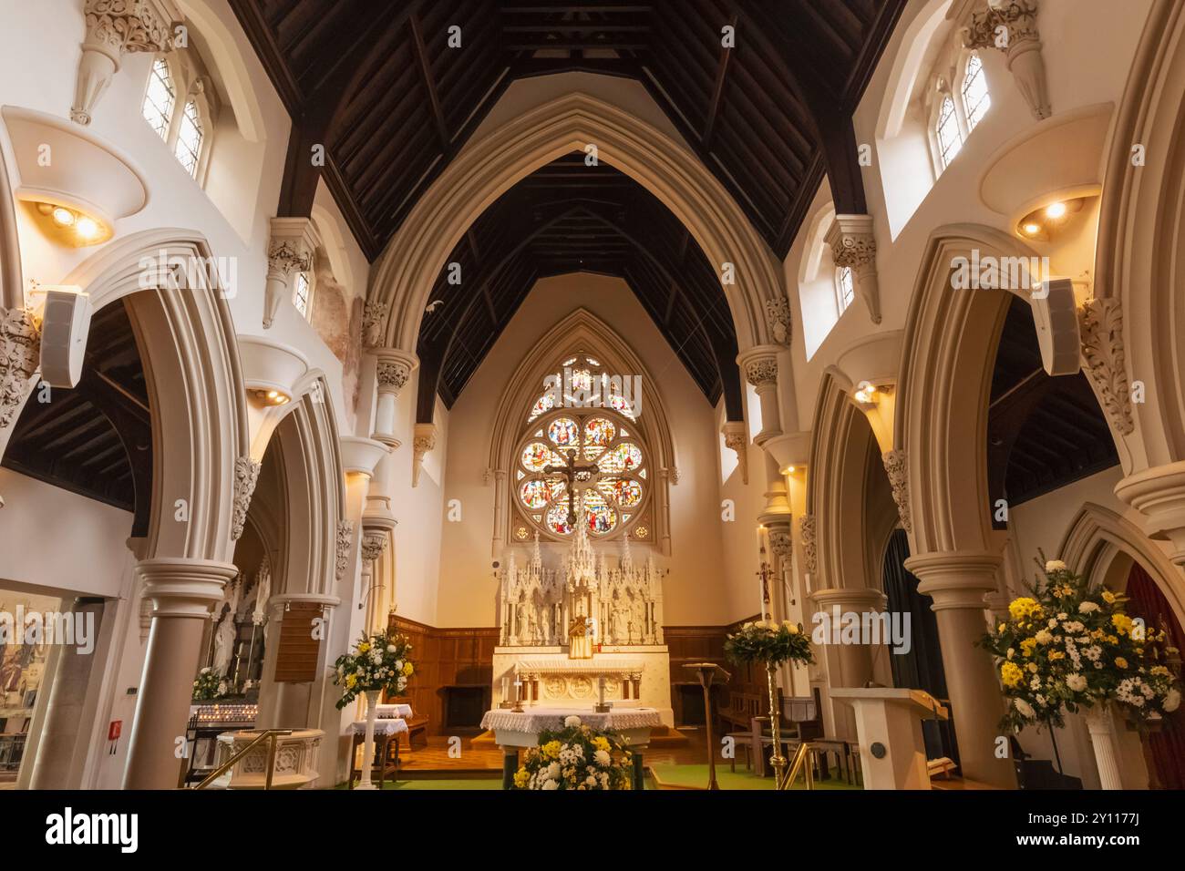 Inghilterra, Kent, Canterbury, chiesa cattolica e santuario di San Tommaso di Canterbury, vista interna Foto Stock